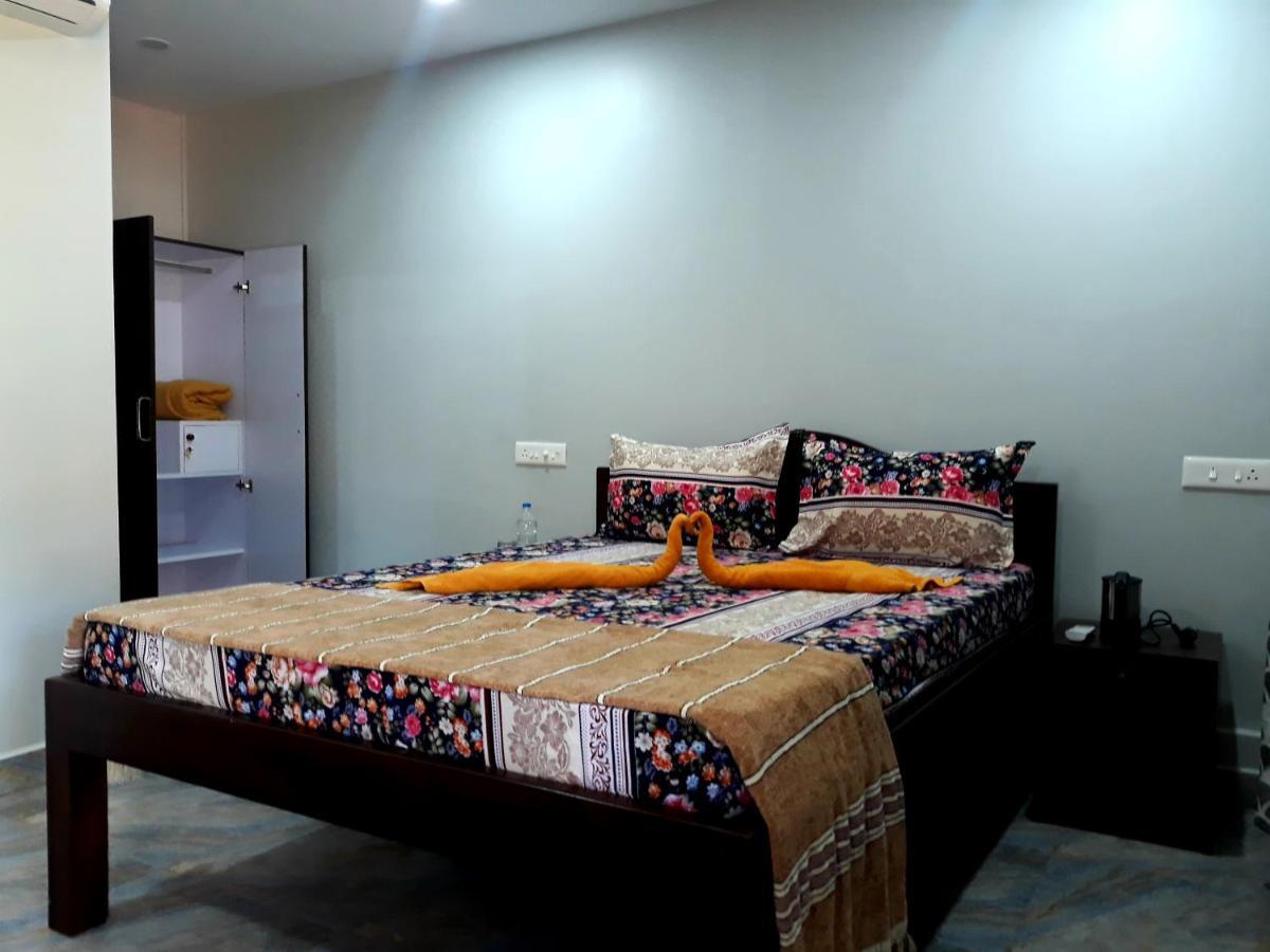 Shawn'S The Morjim Enclave Hotel Exterior photo